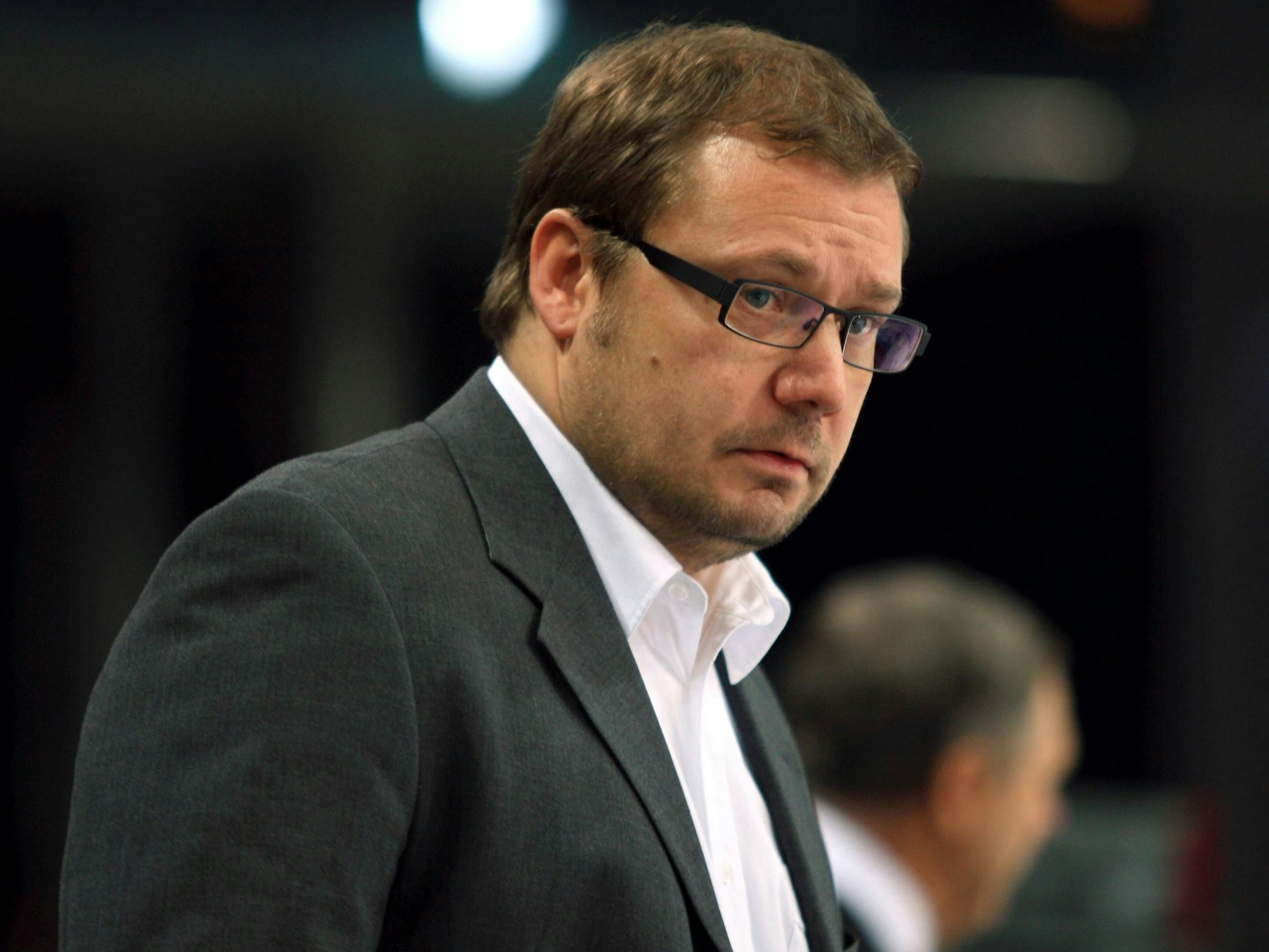 Morgan Samuelsson auf der Trainerbank bei einem Spiel der Rapperswil-Jona.