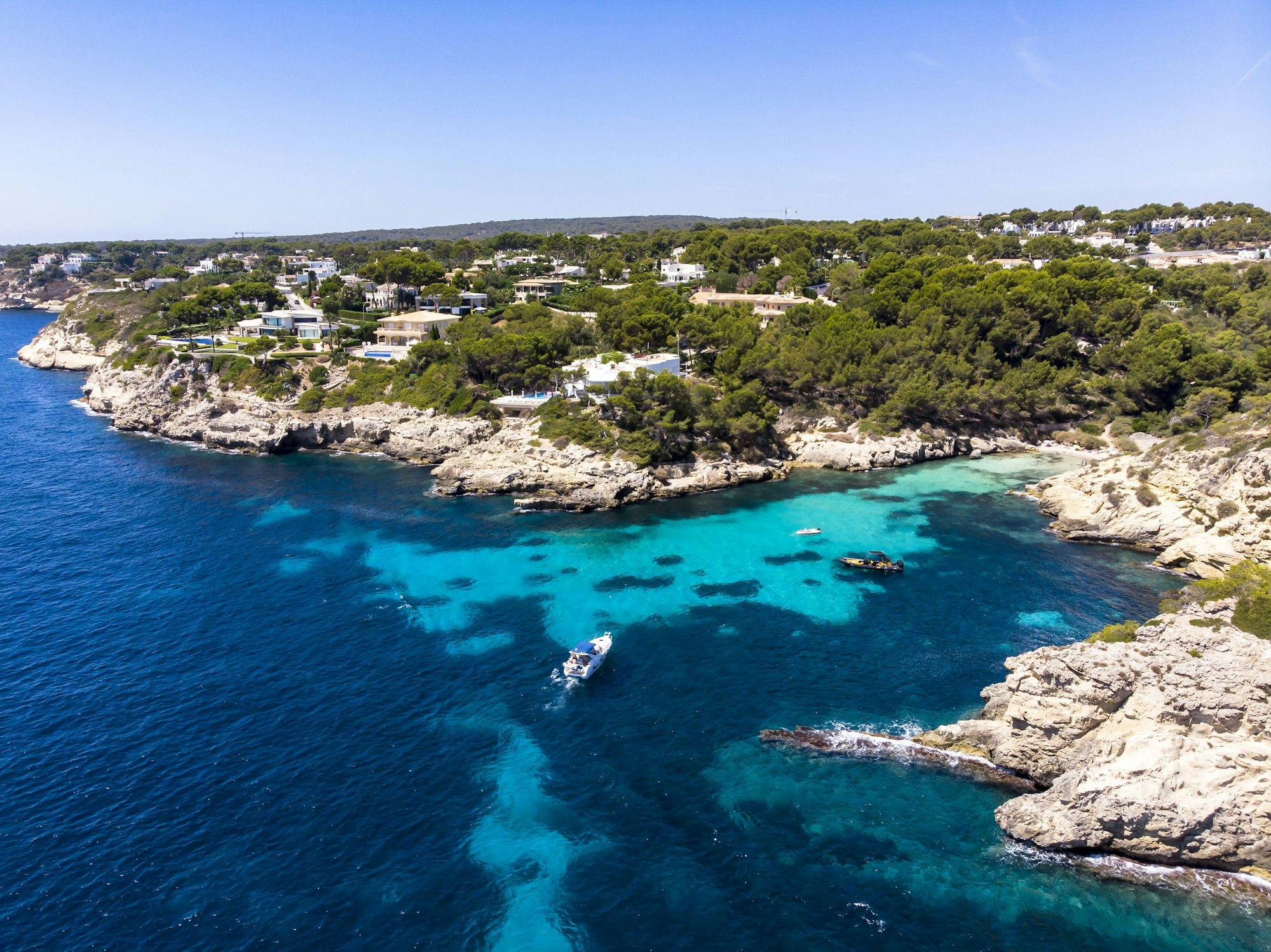 Die Cala Falco und Cala Bella Donna auf Mallorca von oben.
