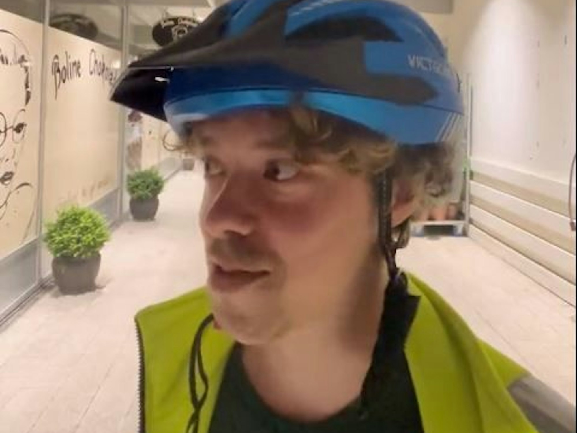 Der Streamer Ronny Berger wurde in Dänemark in einer Netto Filiale eingeschlossen.