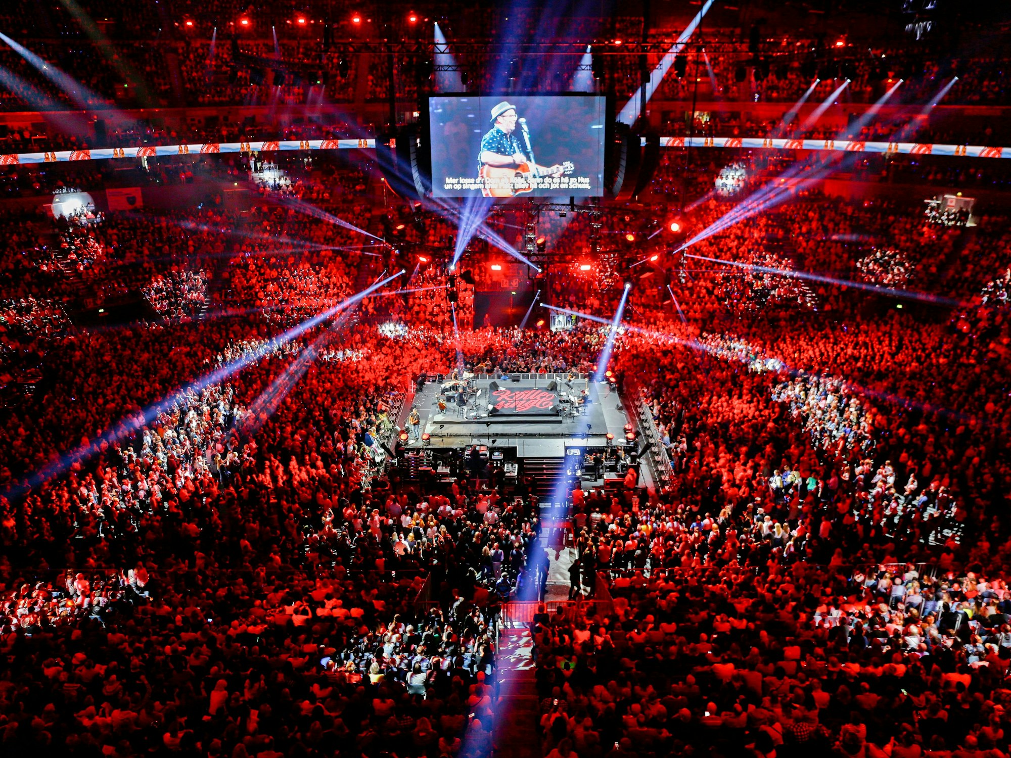 Björn Heuser steht bei „Kölle singt“ auf der Bühne.