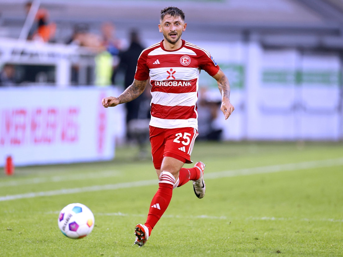 Matthias Zimmermann hat den Ball im Blick.