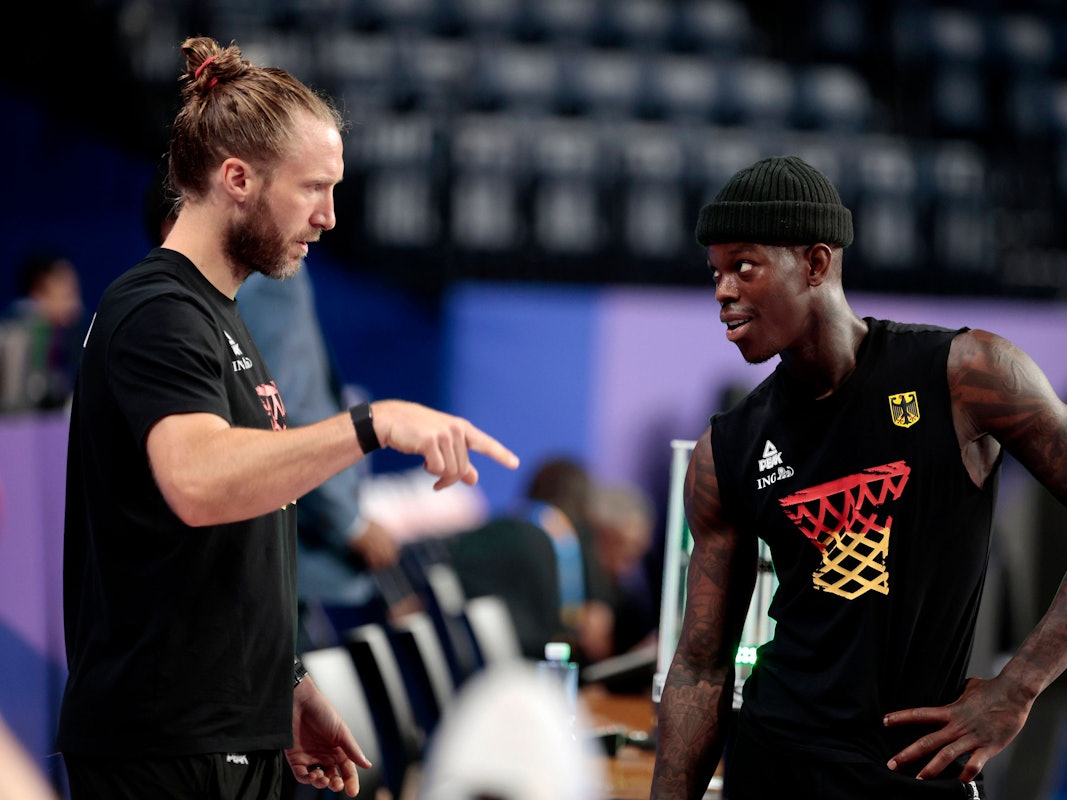 Arne Greskowiak, Athletiktrainer, mit Basketball-Nationalspieler Dennis Schröder