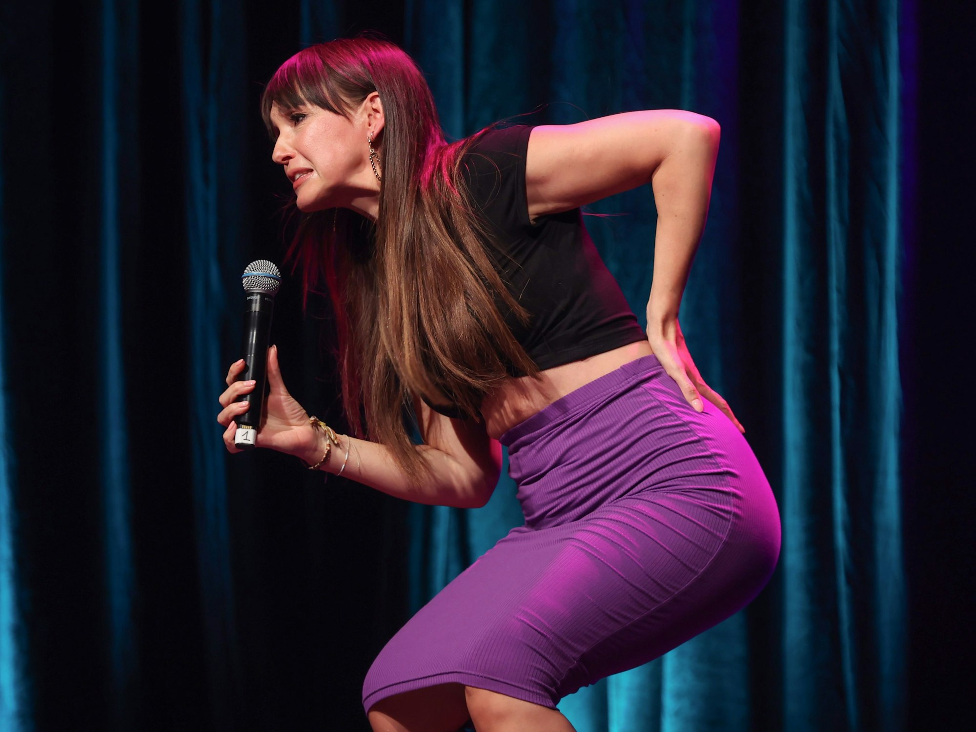 Carolin Kebekus tritt erstmals nach Bekanntwerden ihrer Schwangerschaft im E-Werk auf.