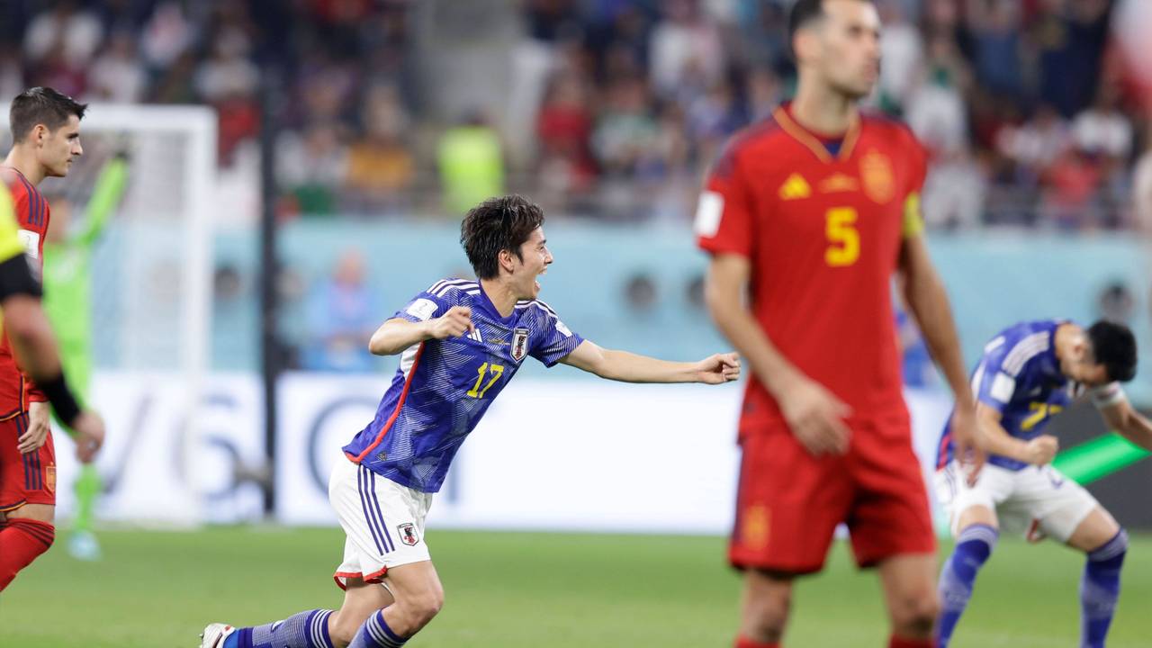 Ao Tanaka jubelt über sein Tor gegen Spanien.