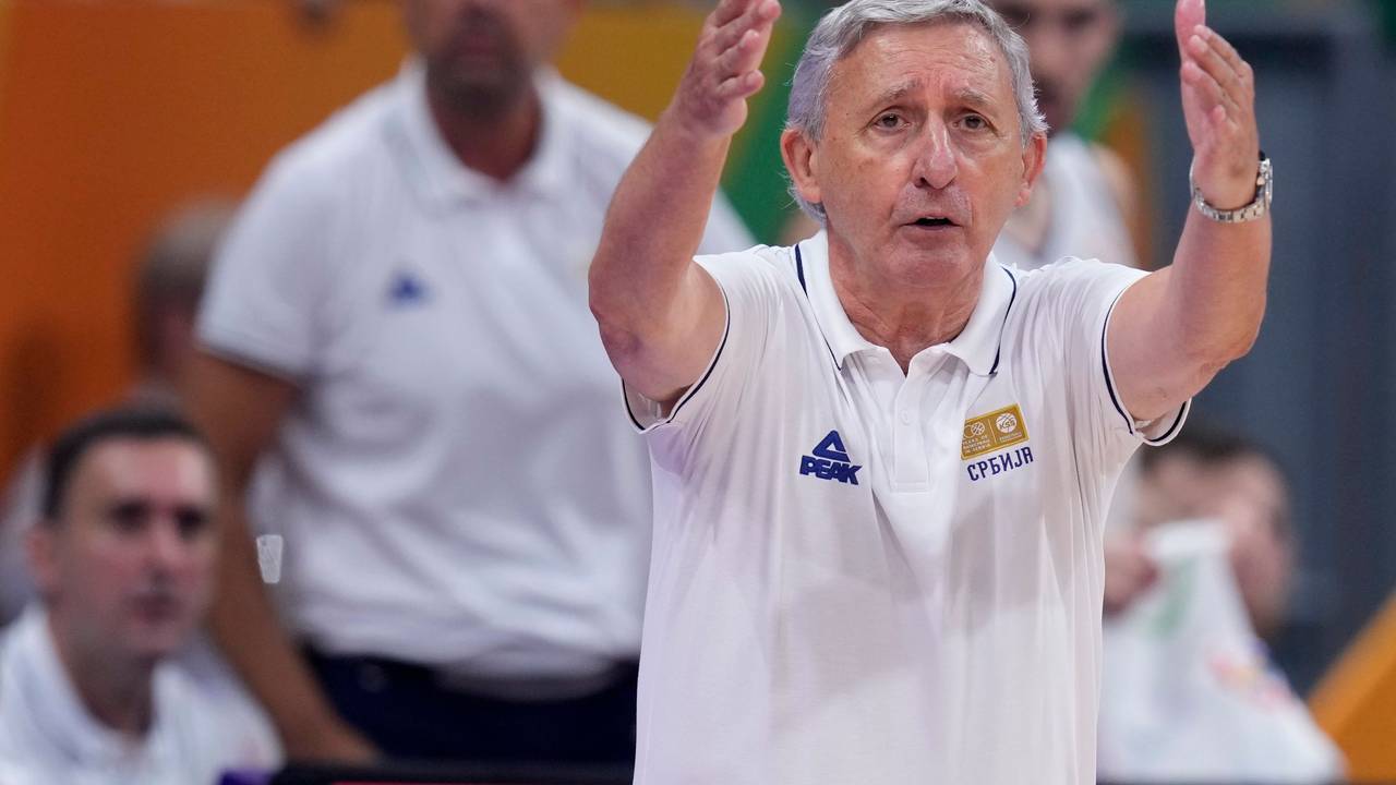 Svetislav Pesic gestenreich an der Seitenlinie bei der Basketball-WM.