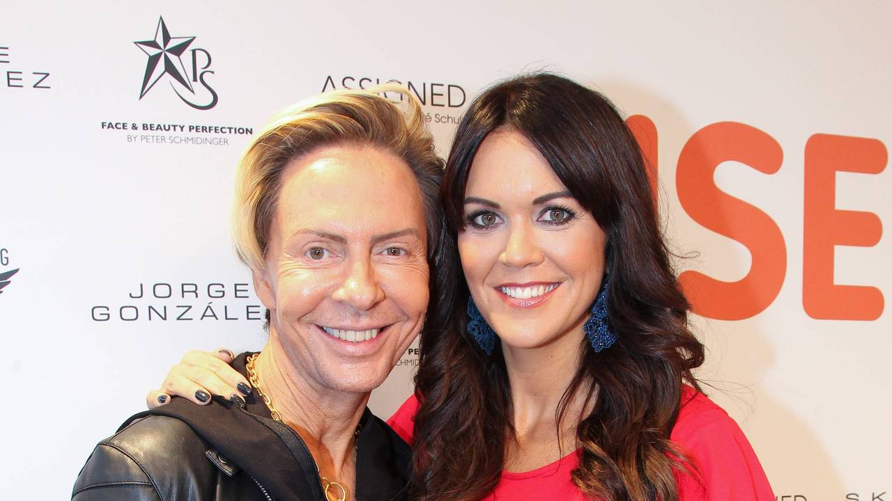 Andre Schulz und Martina Reuter posieren.