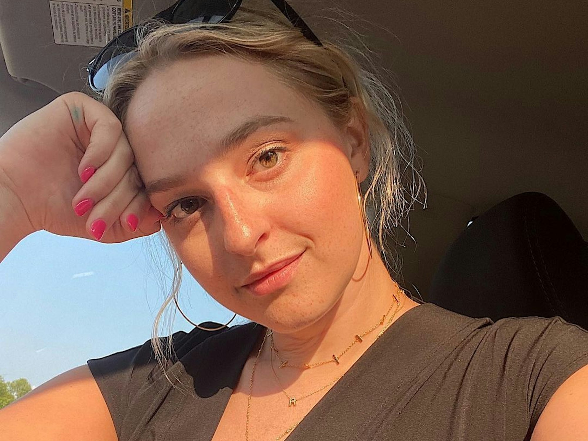 Lily Zacharias lächelt.