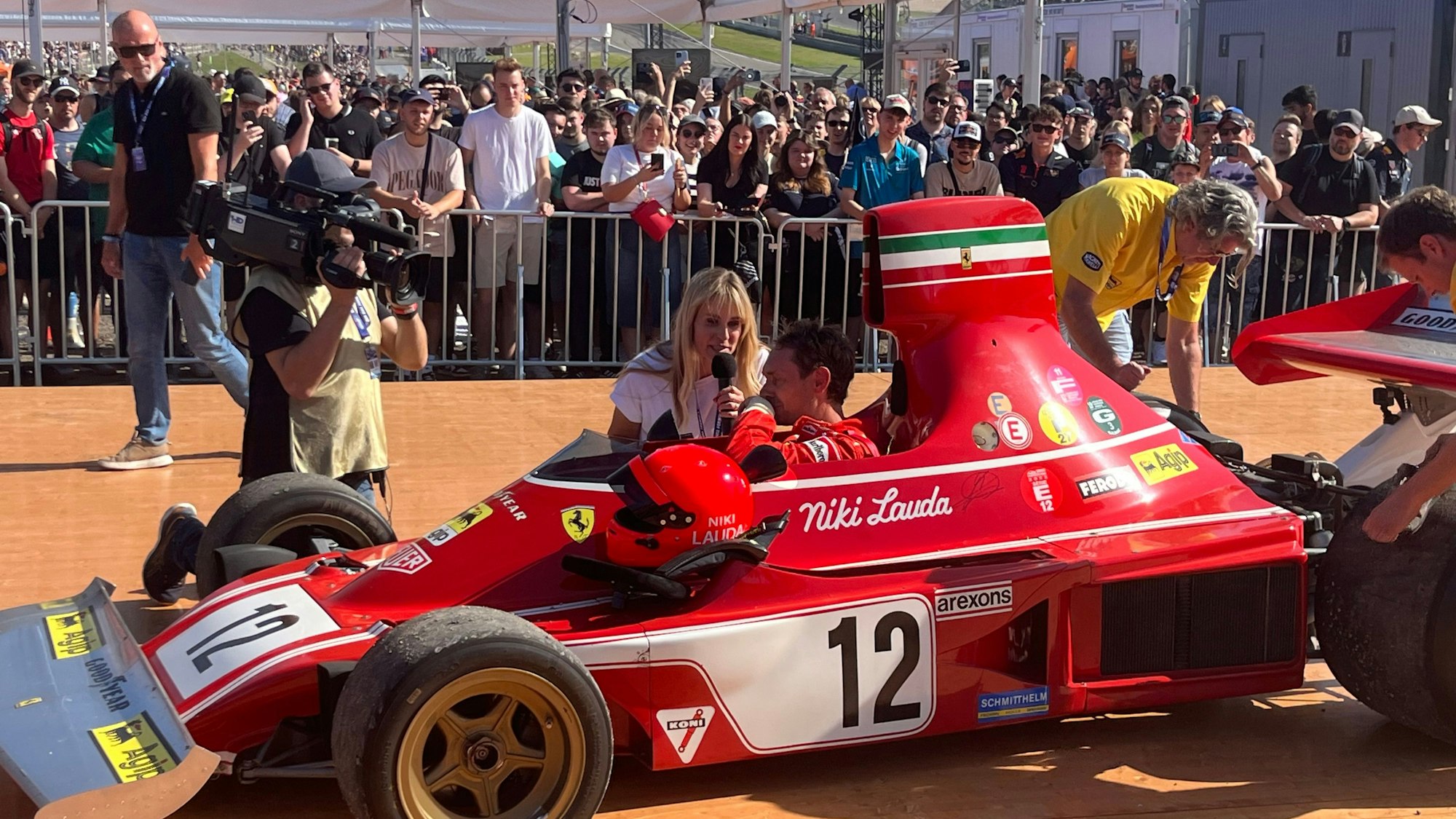 Red Bull Formula auf dem Nürburgring: Mathias Lauda im alten Ferrari 312 B3-74.