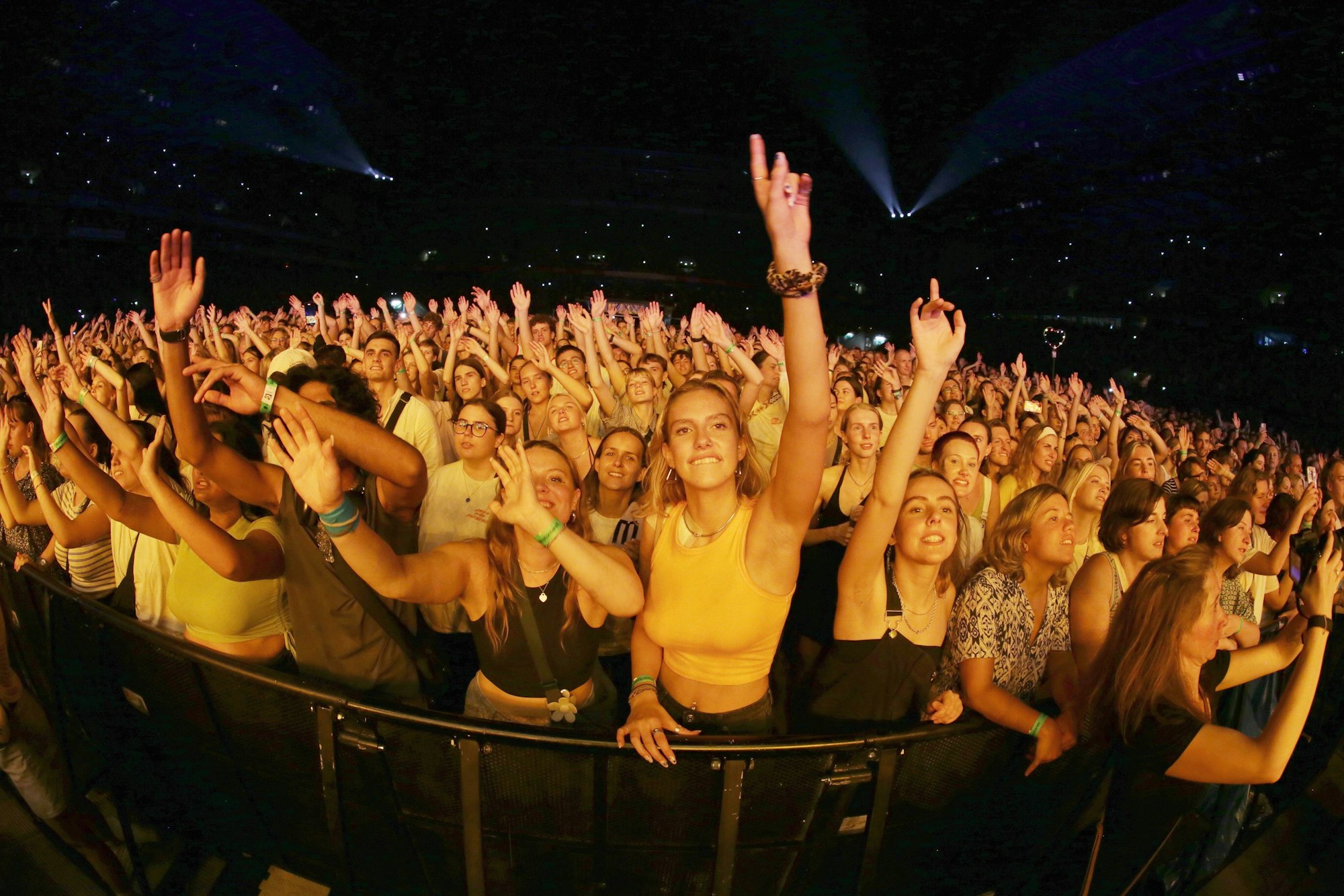 AnnenMayKantereit 2023 beim Open-Air-Konzert im Rhein-Energie-Stadion.