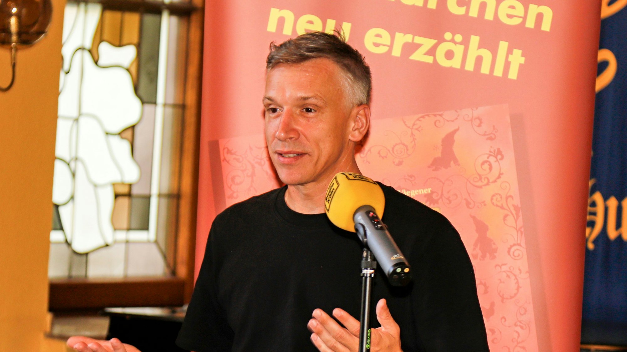 Basti Campmann bei der Märchen-Lesung