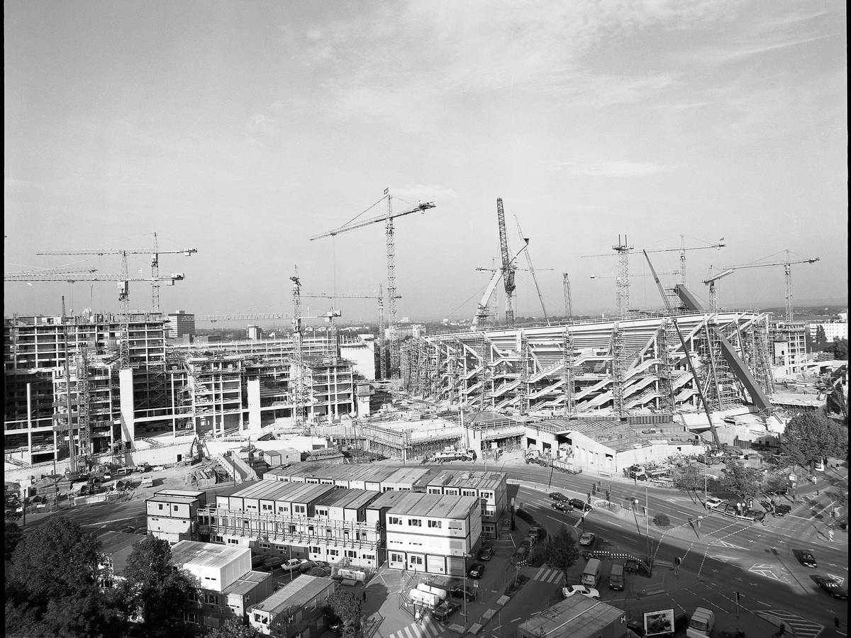 Blick auf die Baustelle der Lanxess-Arena in Köln.