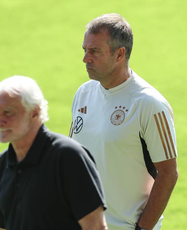 Trainingseinheit der Deutschen Nationalmannschaft nach den Länderspiel gegen Japan: Hansi Flick und Rudi Völler.