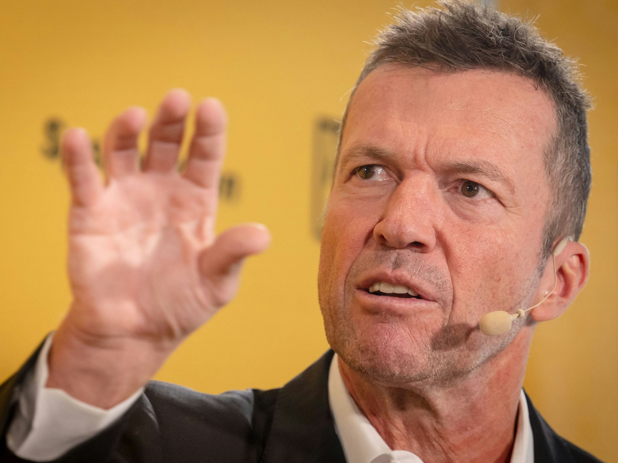 Rekordnationalspieler Lothar Matthäus spricht im Fußballmuseum.