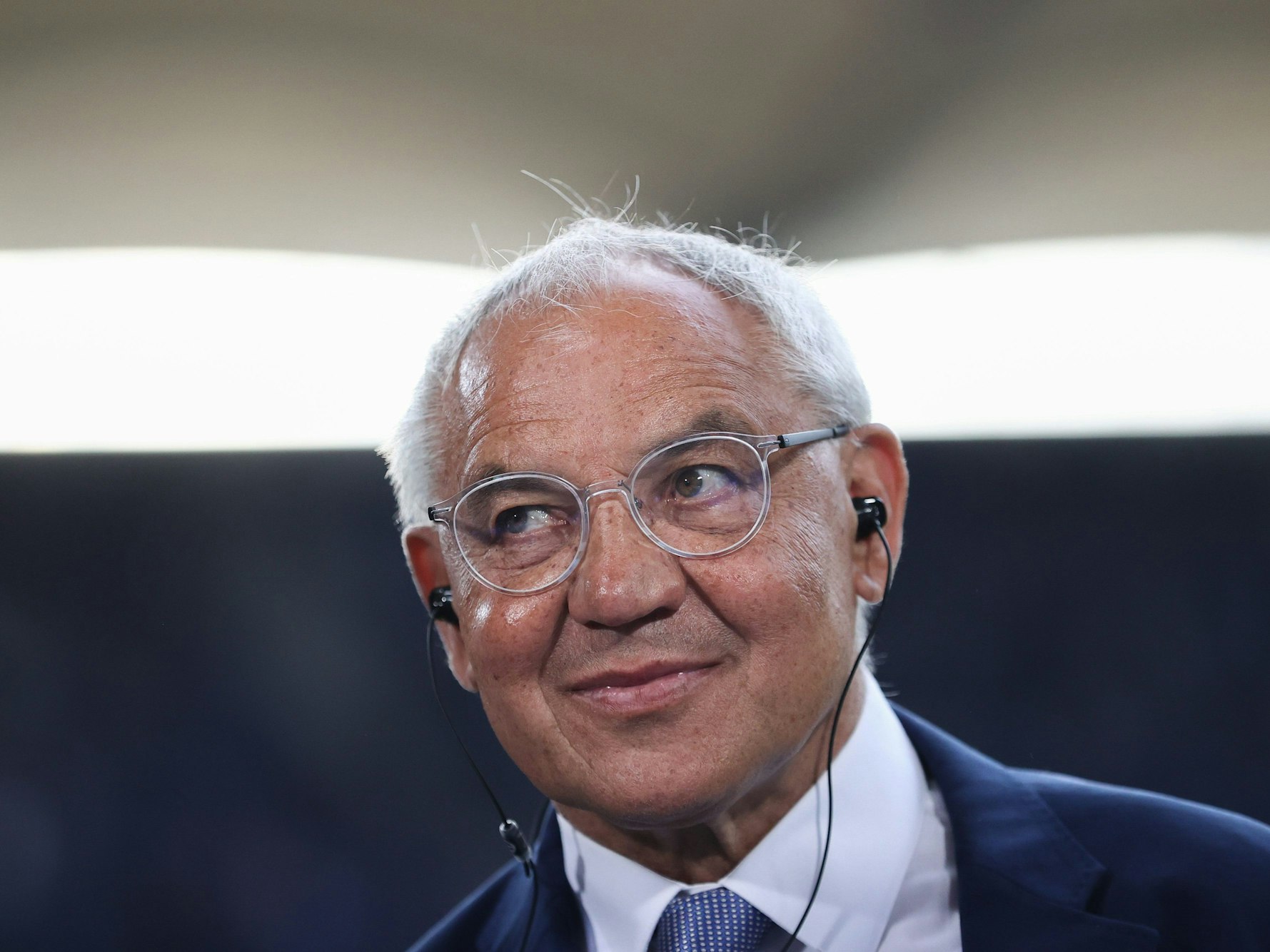 Felix Magath bei einem TV-Interview vor dem Relegations-Spiel von Hertha BSC gegen den Hamburger SV.