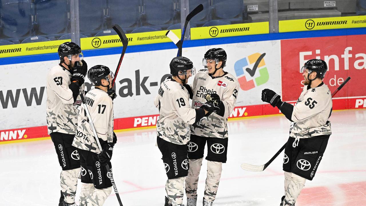 Testspiel 23/24: Krefeld Pinguine gegen Kölner Haie in der Yayla-Arena in Krefeld.