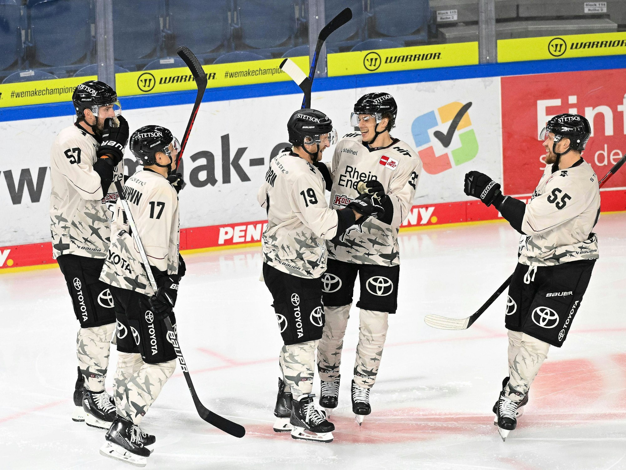 Testspiel 23/24: Krefeld Pinguine gegen Kölner Haie in der Yayla-Arena in Krefeld.