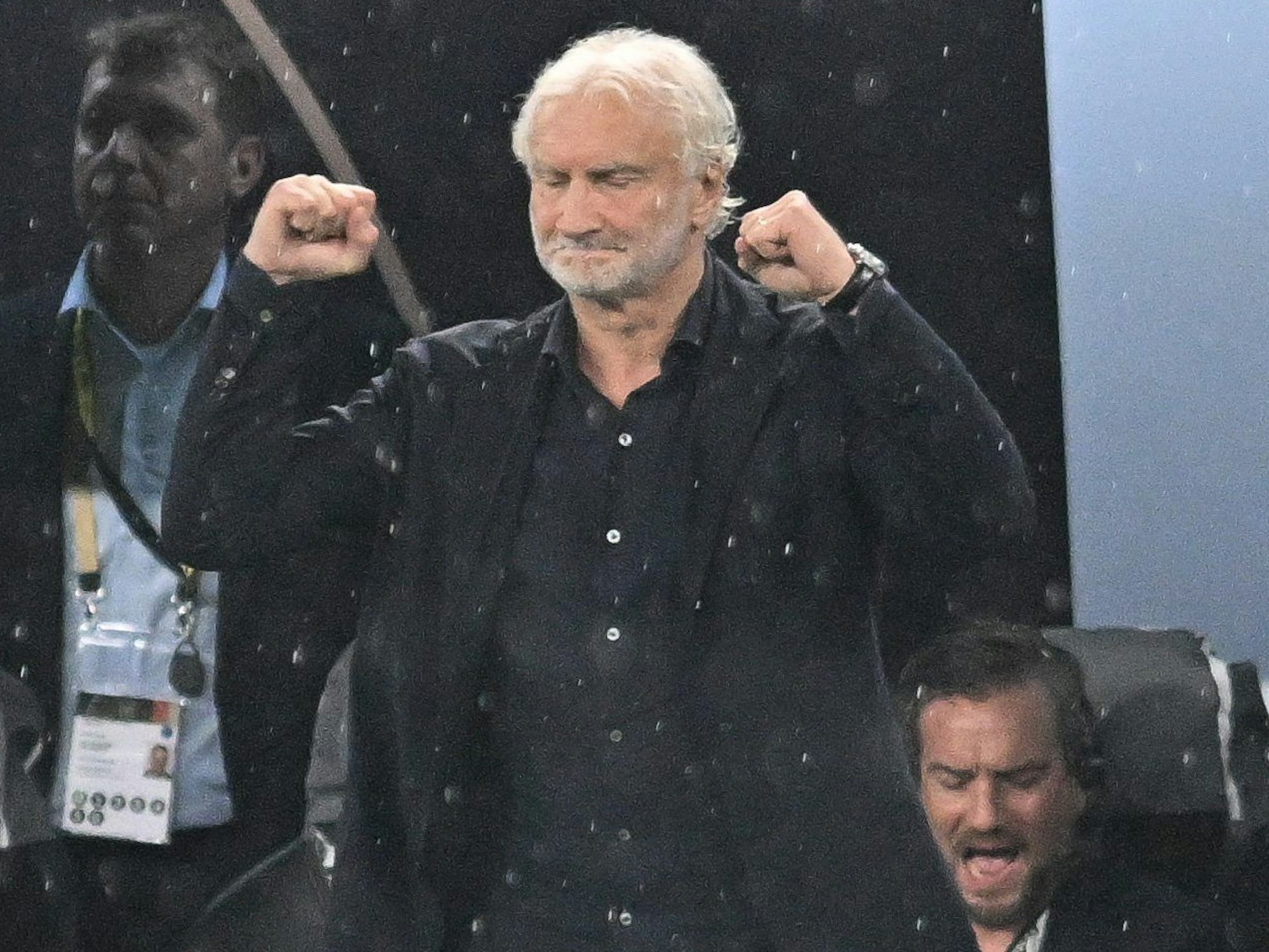 Deutschlands Interims-Teamchef Rudi Völler (l-r), und seine Co-Trainer Hannes Wolf und Sandro Wagner (r).
