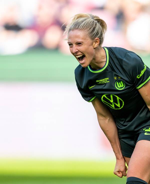 Wolfsburgs Rebecka Blomqvist jubelt nach ihrem Tor zum 2:1.