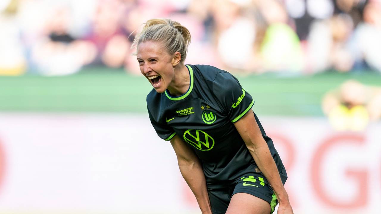 Wolfsburgs Rebecka Blomqvist jubelt nach ihrem Tor zum 2:1.