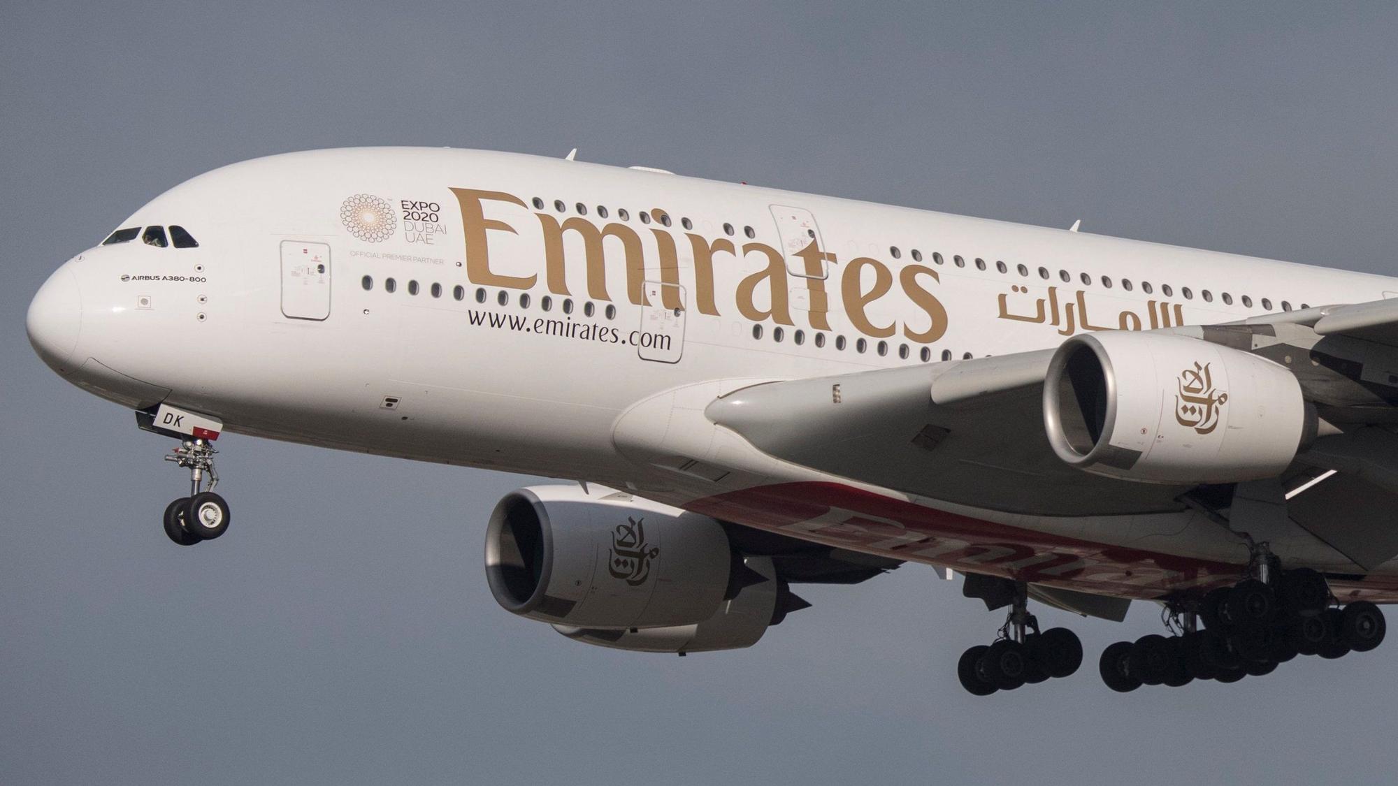 Ein Airbus A-380 von Emirates im Landeanflug.