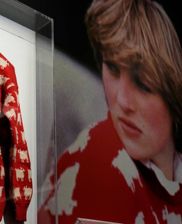 Der berühmte Schäfchen-Pullover von Prinzessin wurde für eine unfassbare Summe versteigert.