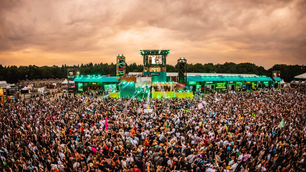 Die Pre-Party auf dem Parookaville-Campingplatz (hier ein Foto von 2023) ist eines der Highlights des NRW-Festivals.
