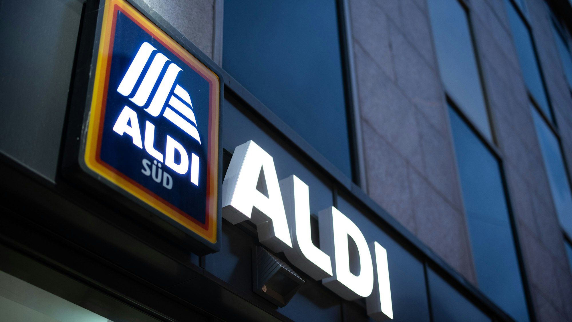 Das Logo einer Aldi-Süd-Filiale.