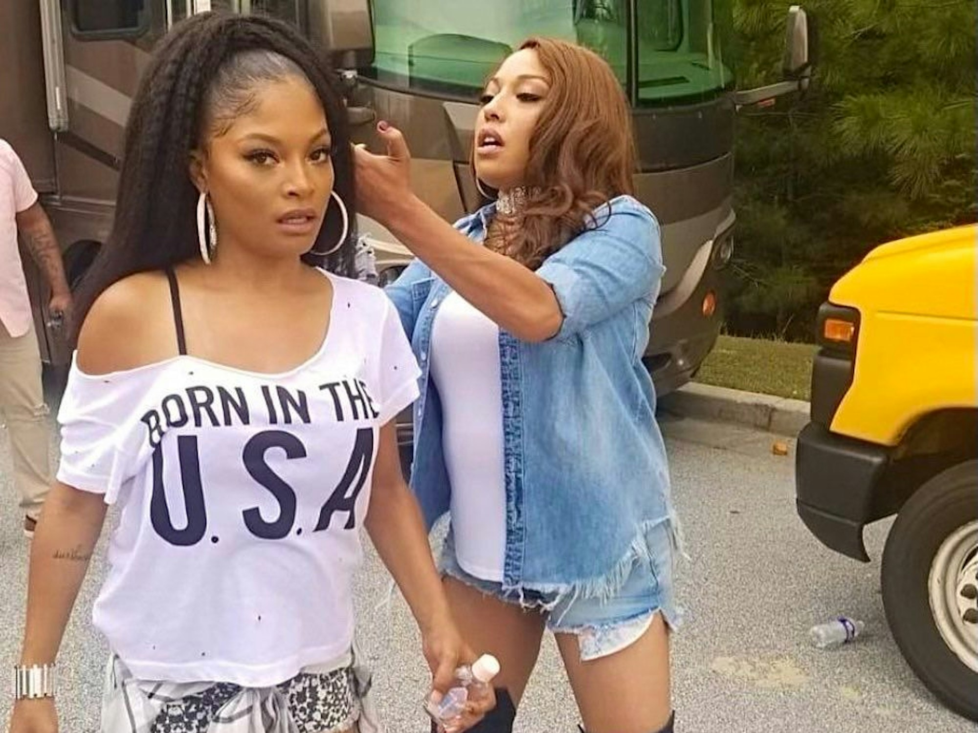R&B-Sängerin Irish Grinstead, hier gemeinsam mit ihrer Schwester LaMisha.