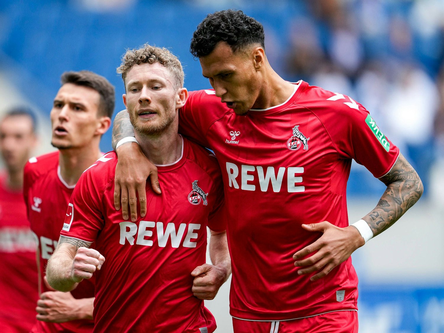 Florian Kainz und Davie Selke jubeln gemeinsam.