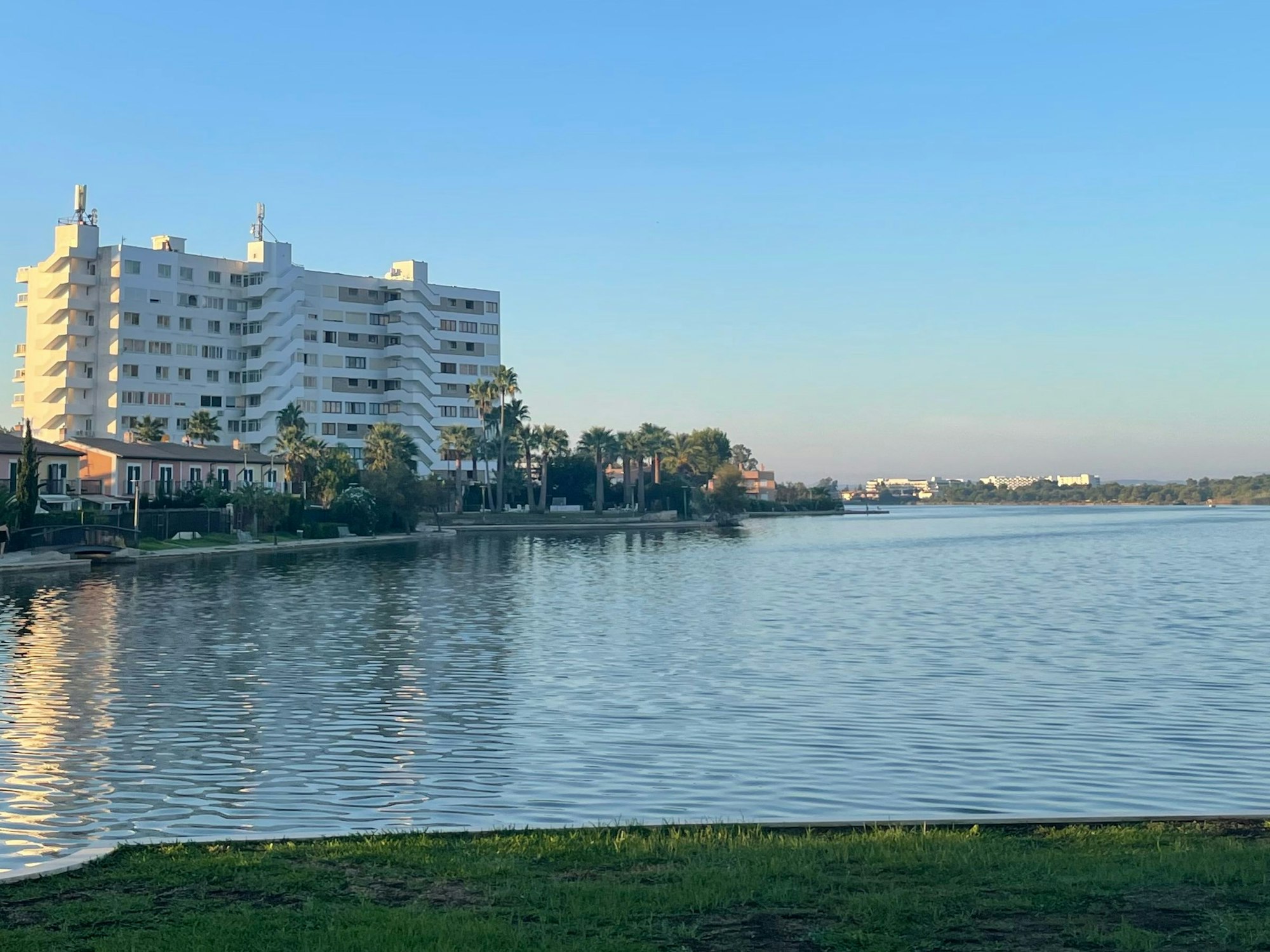 Der See „Es llac gran“ in Alcudia auf Mallorca