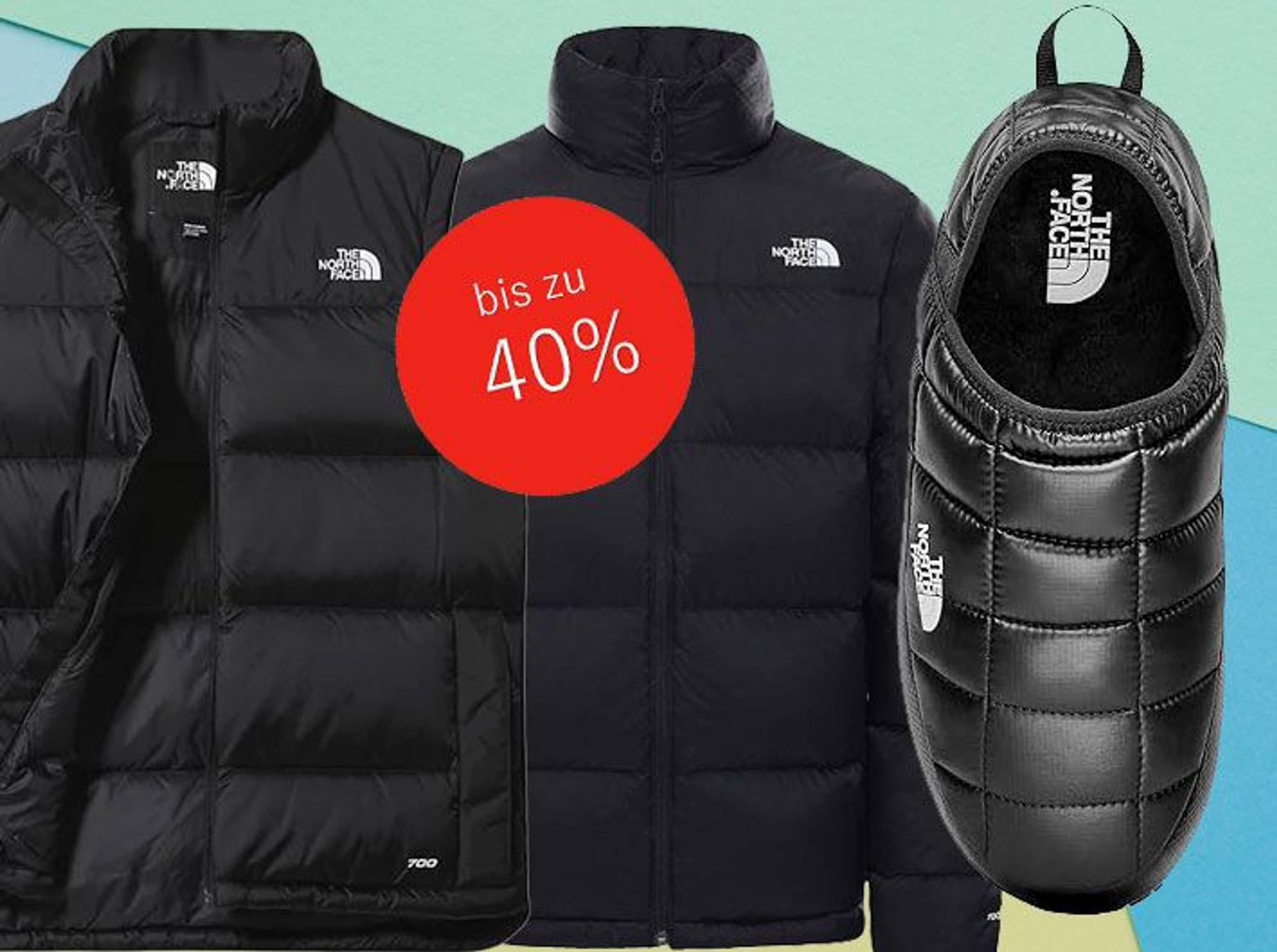 Auf dem Bild ist eine Weste, eine Jacke und Halbschuhe von The North Face zu sehen.