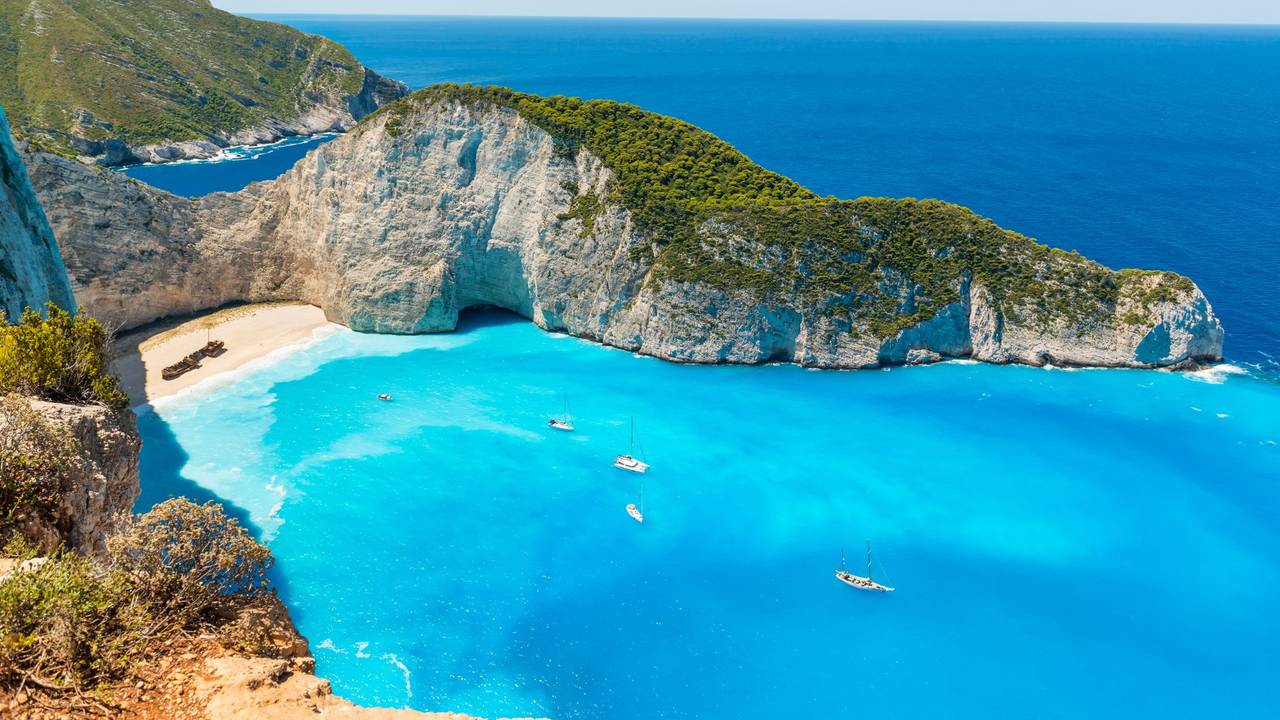 Blick auf Navagio Beach, Zakynthos, Griechenland.