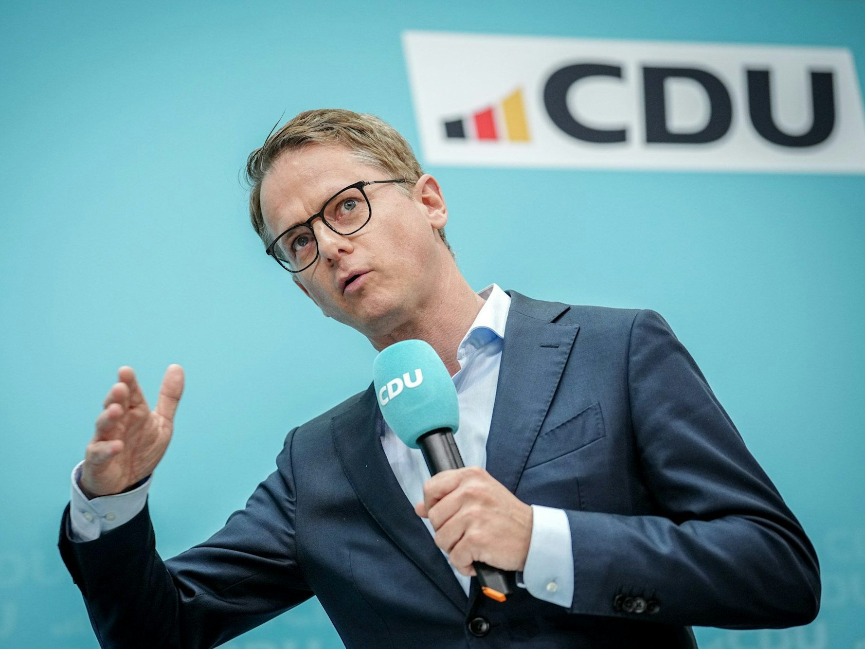 Carsten Linnemann, CDU-Generalsekretär, stellt am 19. September das neue CDU-Logo im Konrad-Adenauer-Haus, der CDU-Parteizentrale, vor.
