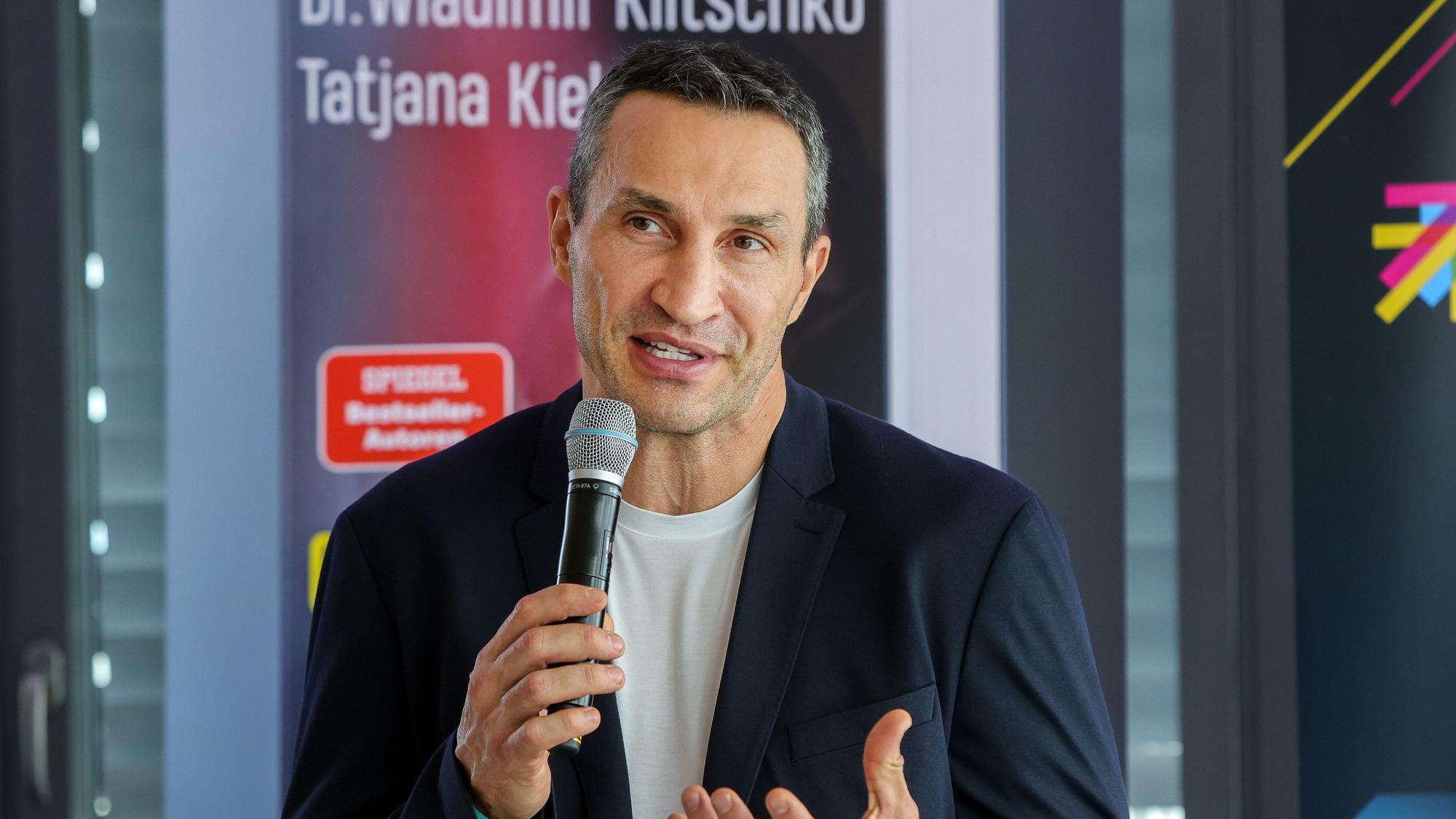 Pressekonferenz zur Buchvorstellung „Gestohlene Leben - die verschleppten Kinder der Ukraine“ mit Dr. Wladimir Klitschko.