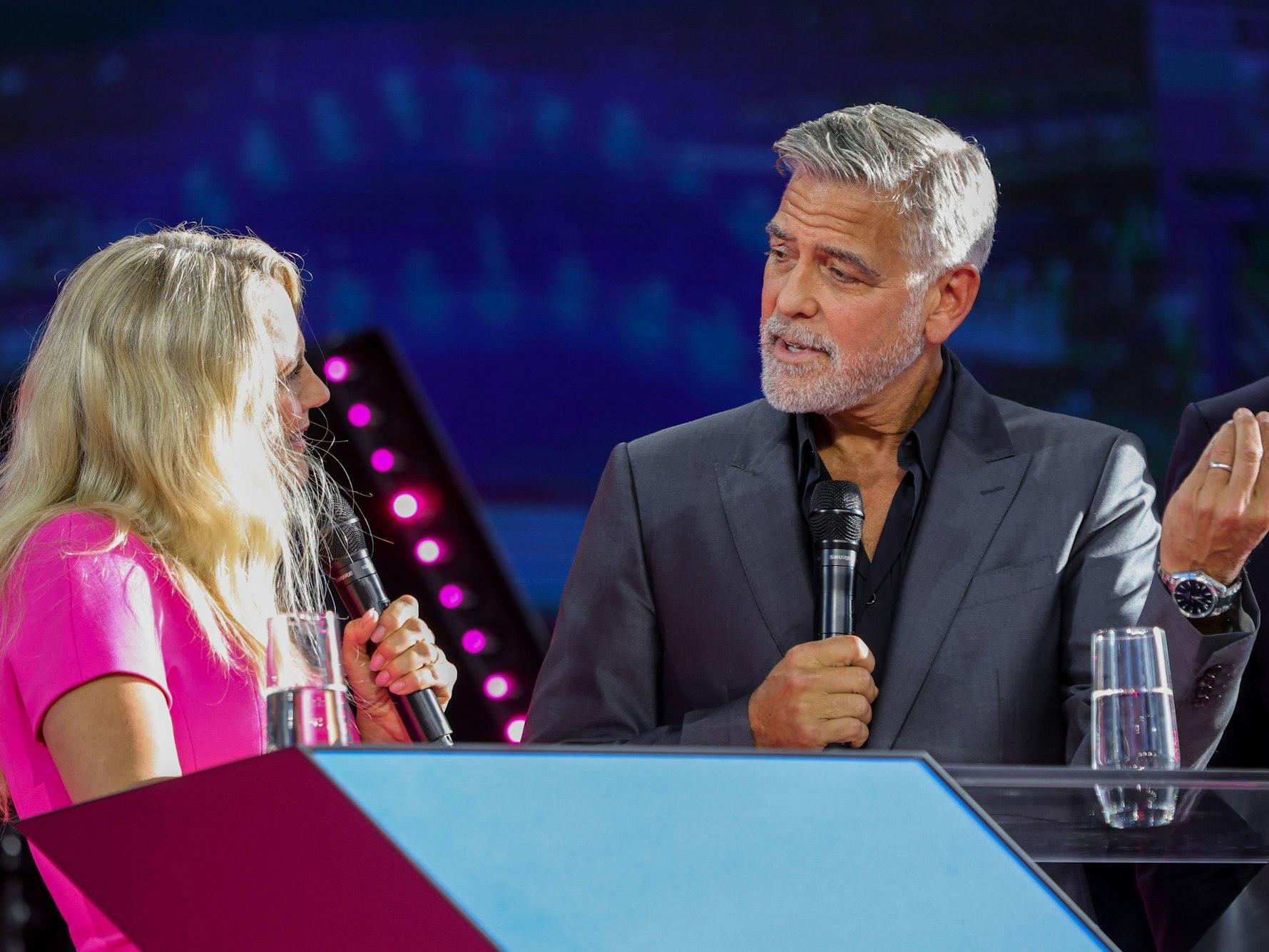 Barbara Schöneberger und George Clooney.