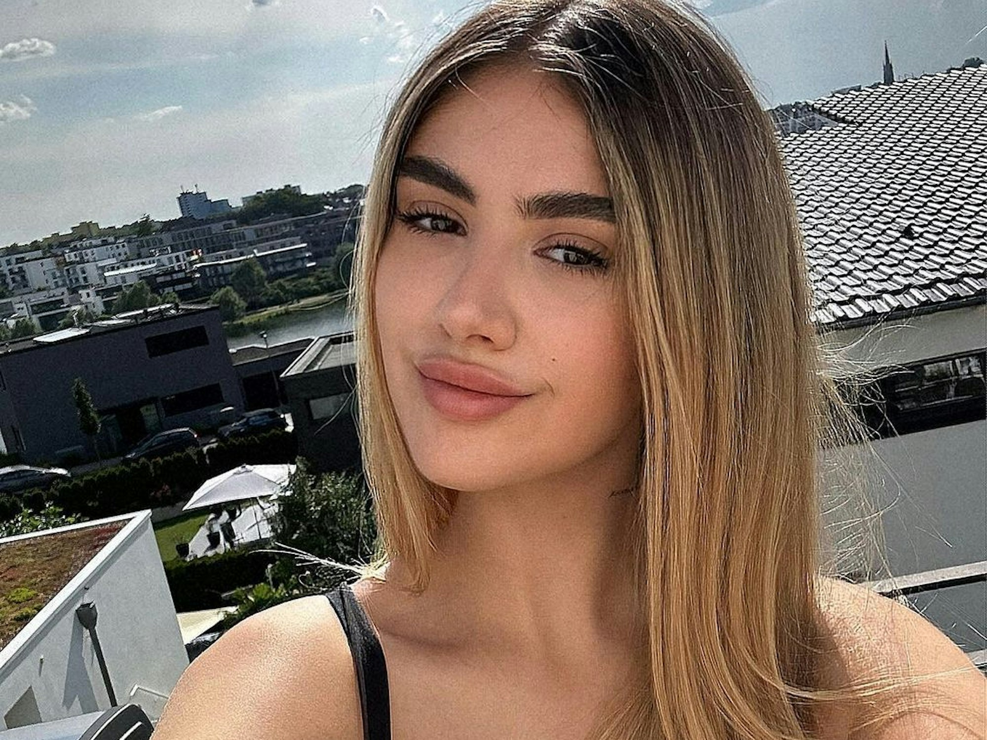 Lisa Straube lächelt in die Kamera.