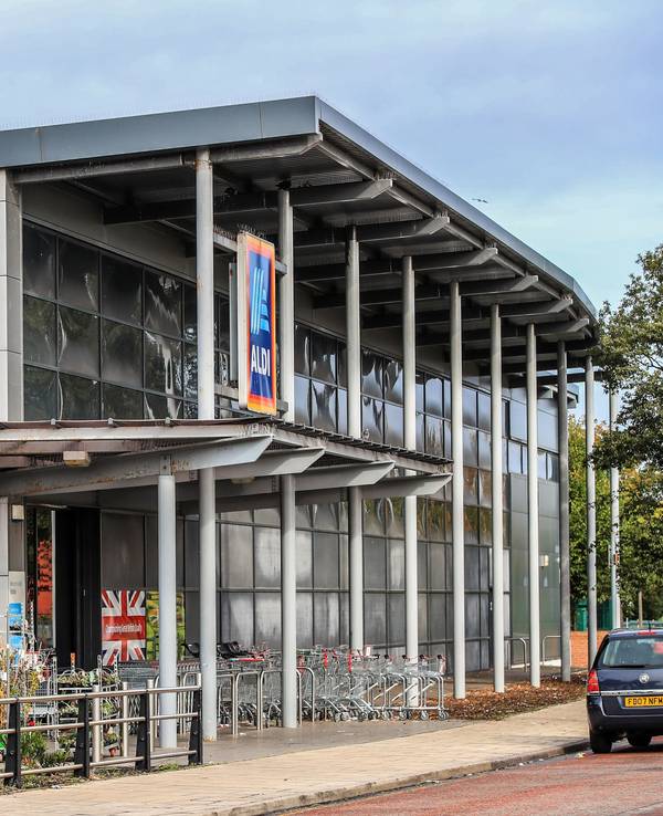 Blick auf eine Aldi-Filiale in London.