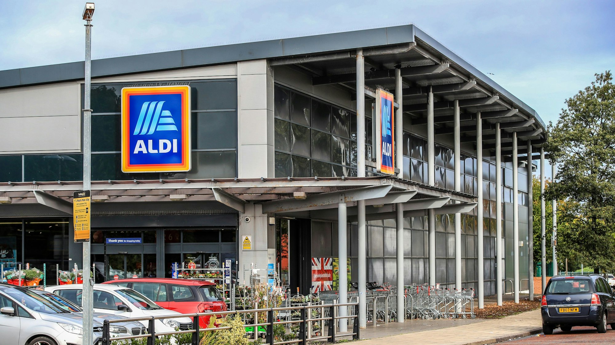 Blick auf eine Aldi-Filiale in London.