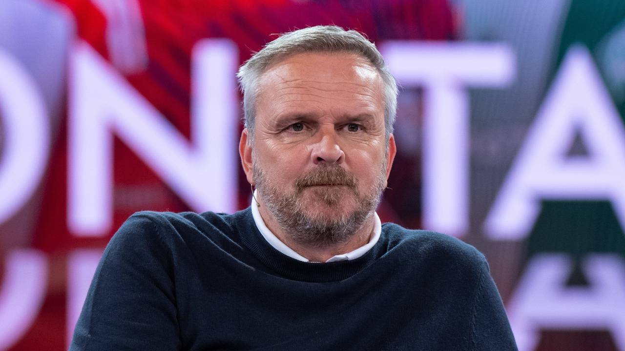 Didi Hamann, Sky Experte, nimmt in einem TV-Studio an einer Presseveranstaltung teil.