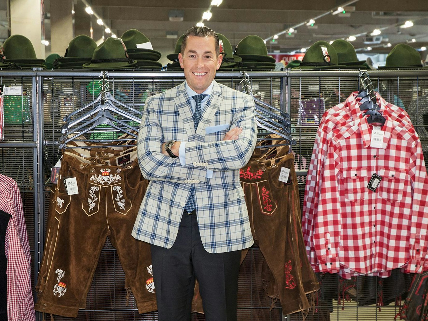 Herbert Geiss im Kostümgeschäft Deiters.