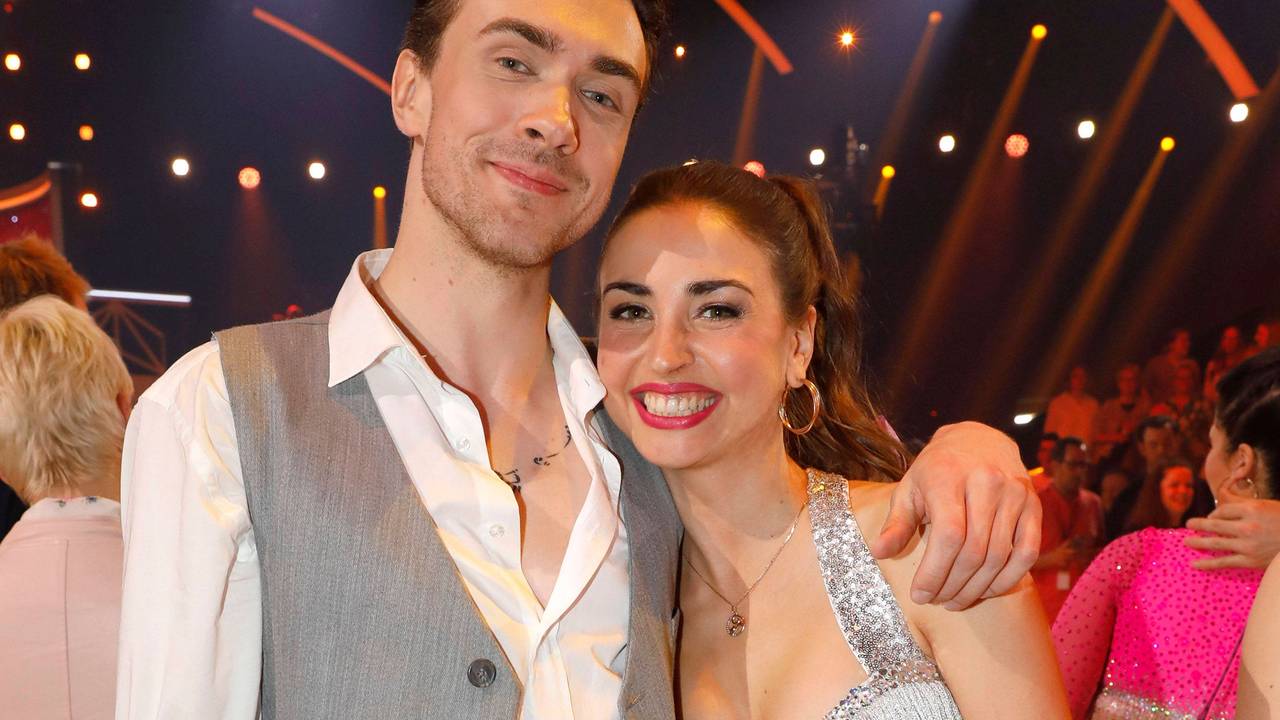 Timon Krause und Ekaterina Leonova lächeln.