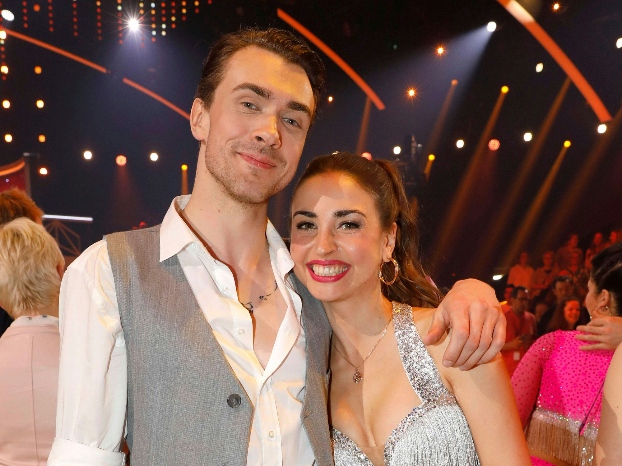 Timon Krause und Ekaterina Leonova lächeln.