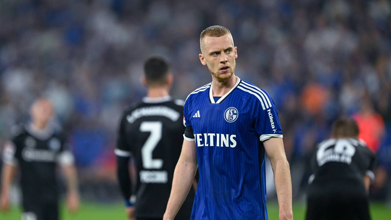 Timo Baumgartl im Trikot von Schalke 04.