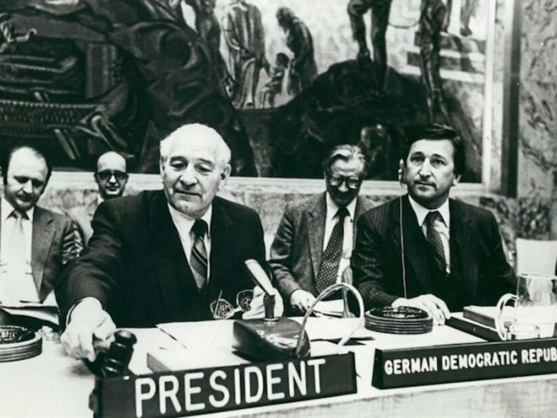 Peter Florin bei einer Sitzung.