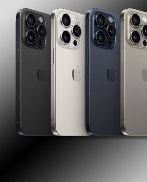 Produktbilder vom Apple iPhone 15 Pro und iPhone 15.