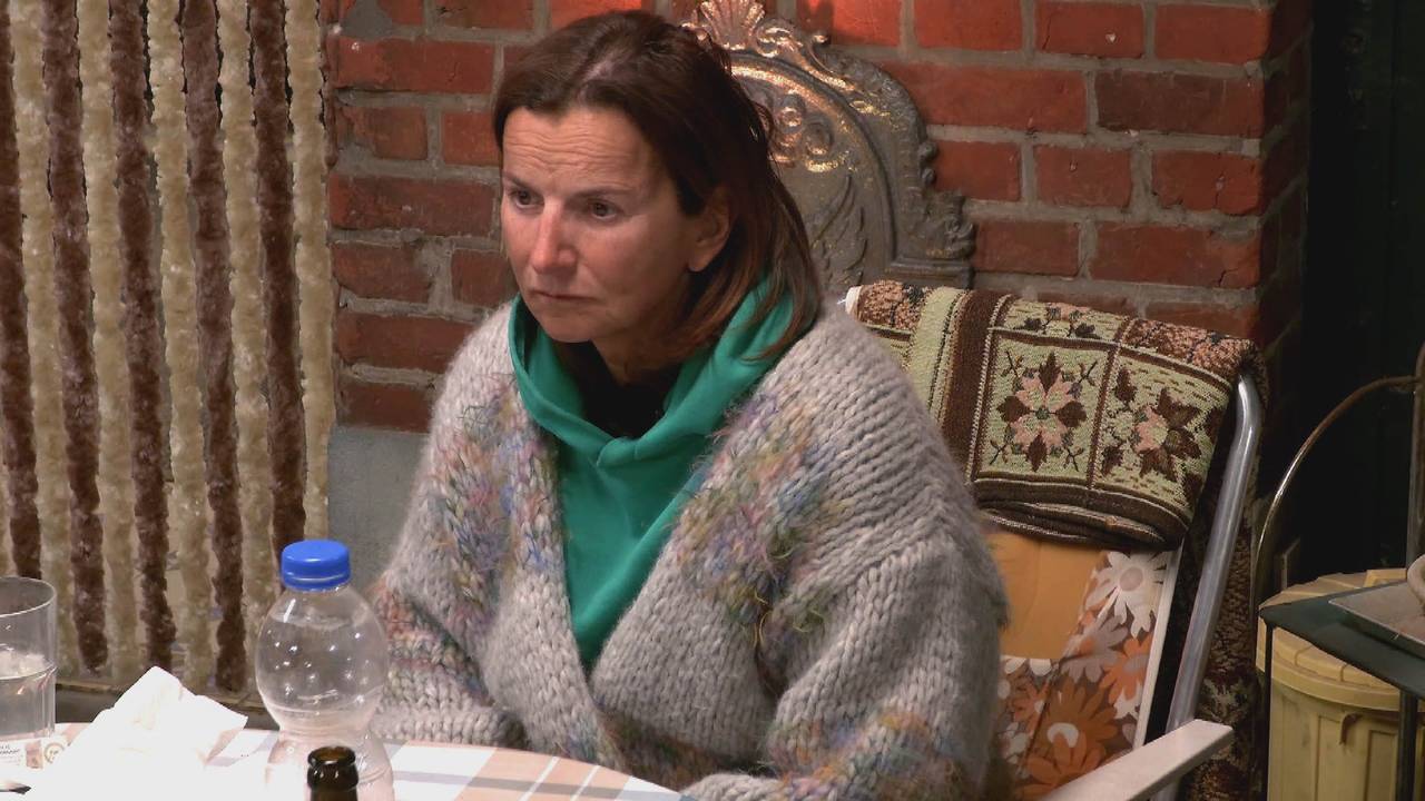 Claudia Obert schaut nachdenklich.