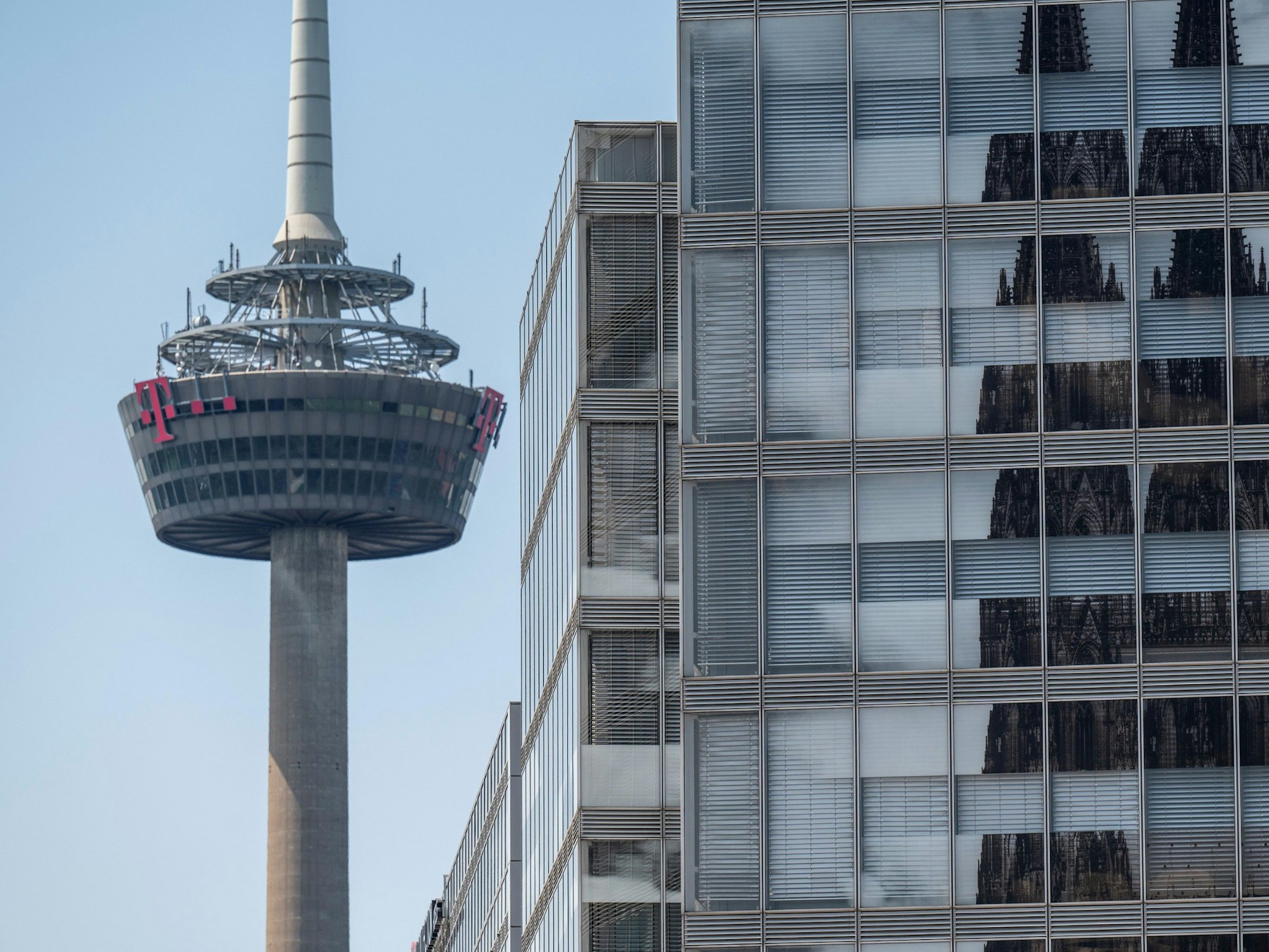 Der Kölner Fernsehturm Colonius.