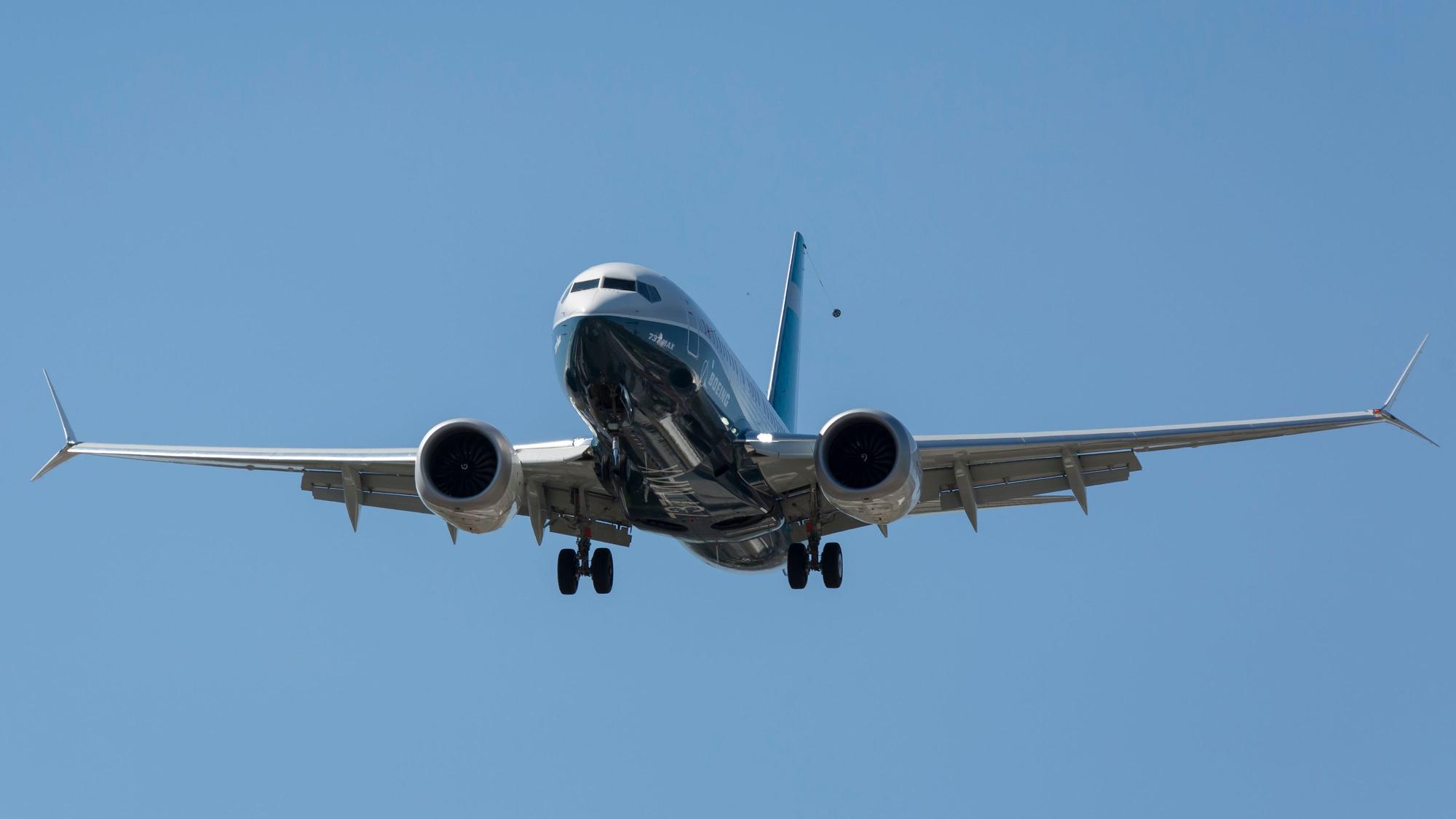 Eine Boeing 737 im Landeanflug.
