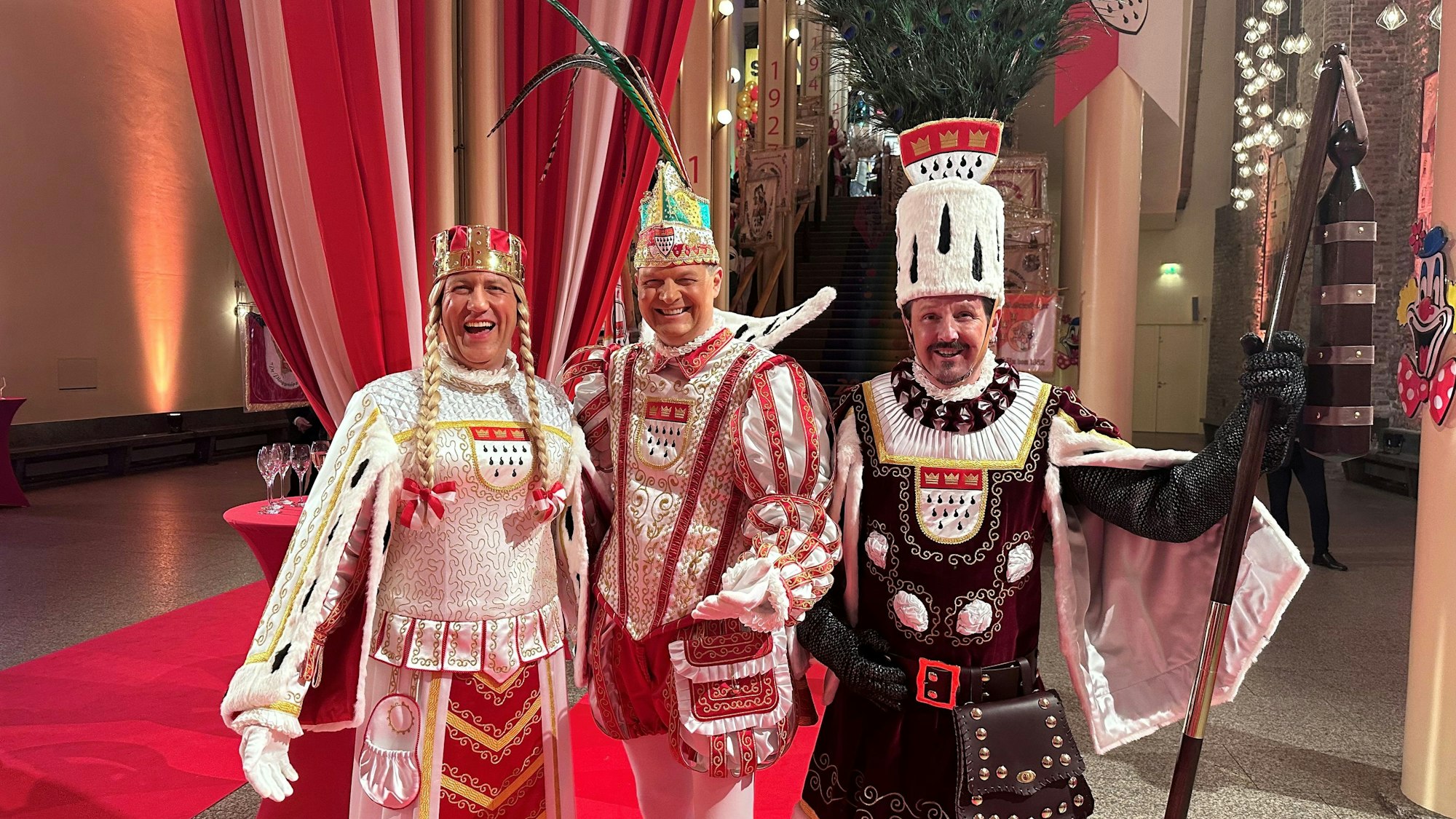 Das Dreigestirn von 2022/23 bei der Proklamation am 6. Januar 2023