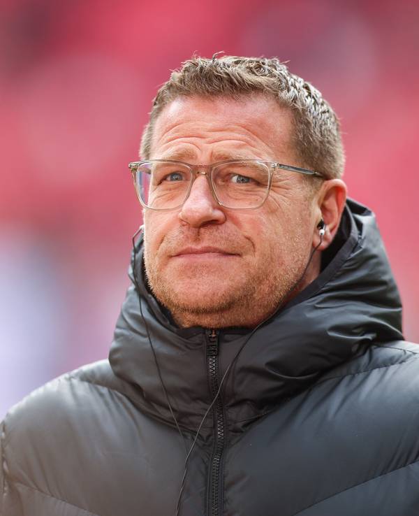 Max Eberl schaut besorgt.